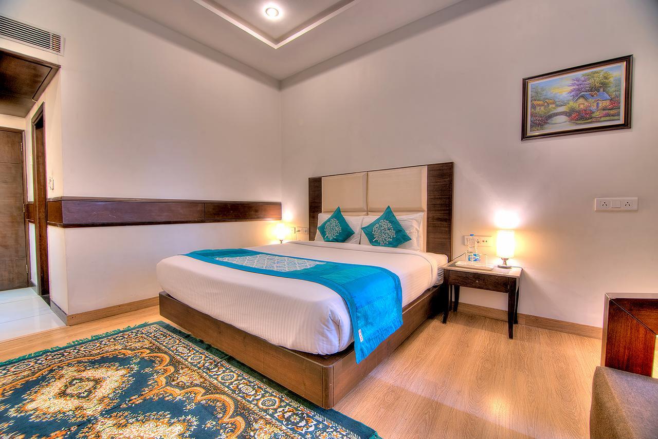 Vivo Hotels Джаландхар Экстерьер фото
